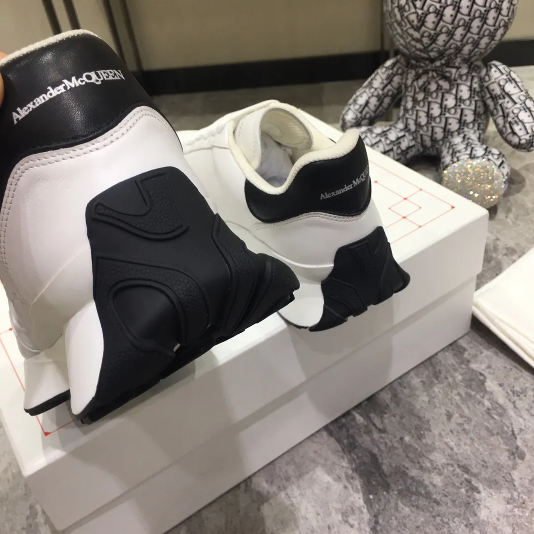 👟👟Ex-factory price 560👟👟 Women's Shoes Women's Clothing Women's Shoes Factory ALEXANDER MCQUEEN/Alexander McQueen 2022 Early Spring New S👟👟Ex-factory price rint sports running dad shoes Top version S👟👟Ex-factory price rint Runner uses white imported environmentally friendly leather splicing and printed concave and convex font technology for the upper and outline Seal logo. Alexander McQueen LUGO logo on the heel and tongue with Alexander McQueen signature. The sneakers feature an oversized runner's sole, which makes running comfortable and convenient. Fabric: Calfskin and cloth Lining: Mesh and sheepskin lining Filled heel non-slip and wear-resistant back cover Feet: Imported👟👟OLo injection molded sheepskin feet Outsole:👟👟Factory price U vacuum film combined with T👟👟Factory price U material Standard code number 35-45 Women's code 35-39 Men's code 40-44 40 is the custom size for women's clothing, 39 and 45 are the custom size for men's clothing.